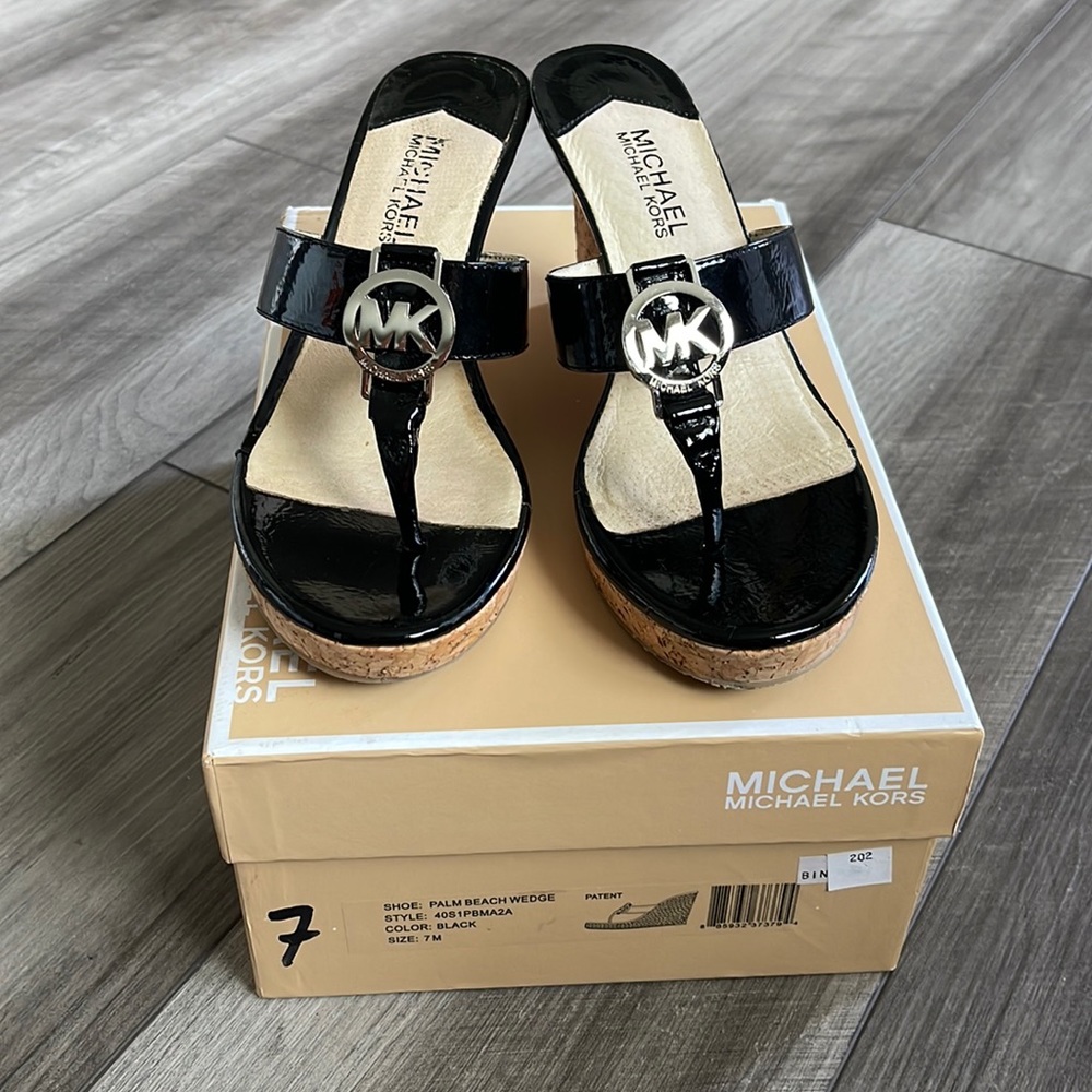 Michael kors Palm Beach wedge size 7 black